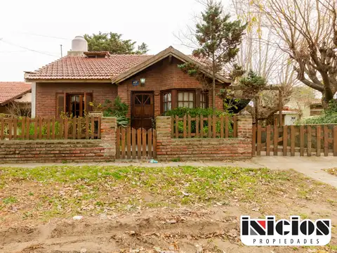 Chalet en Barrio Tranquilo  - C972