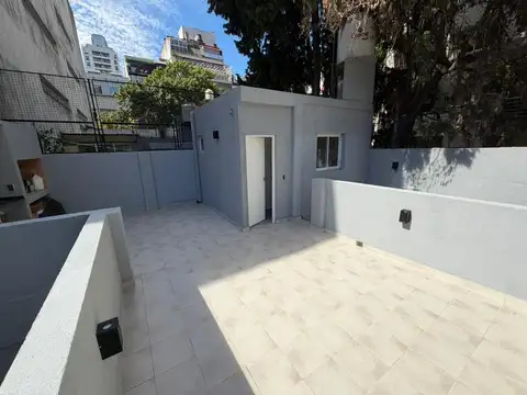 PH 4 ambientes reciclado en PB, terraza c/ parrilla en Belgrano