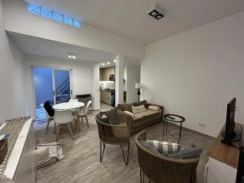 Depto Tipo Casa en Venta 40 años