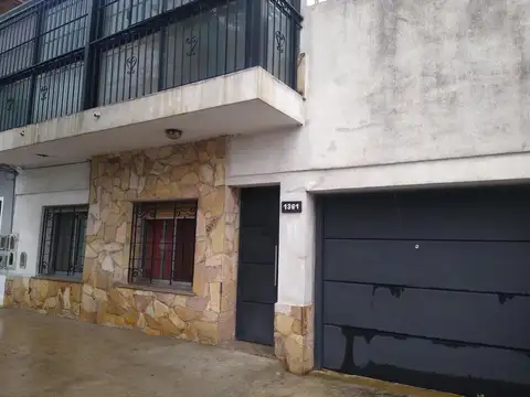 Depto Tipo Casa 5 ambientes con 2 baños