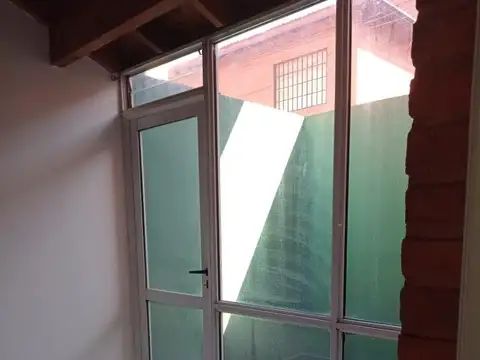 ALQUILER DUPLEX CON COCHERA MORENO UBICACIÓN PRIVILEGIADA