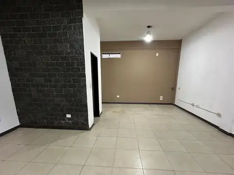 Local en Alquiler en Rafael Calzada, $ 650.000