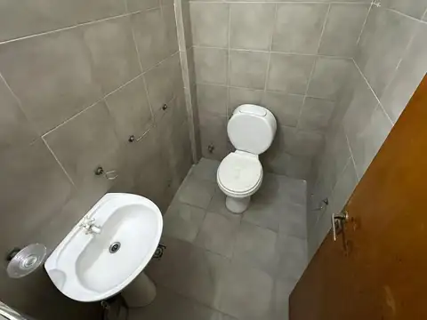 Local en Alquiler en Rafael Calzada, $ 650.000