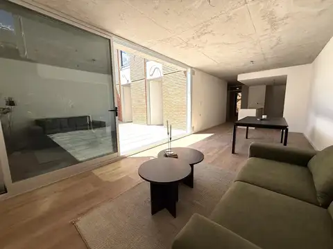 VENTA - DEPARTAMENTO 2 DORMITORIOS CON PATIO - LOURDES