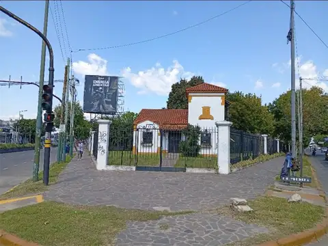 Av Antartida Argentina 100