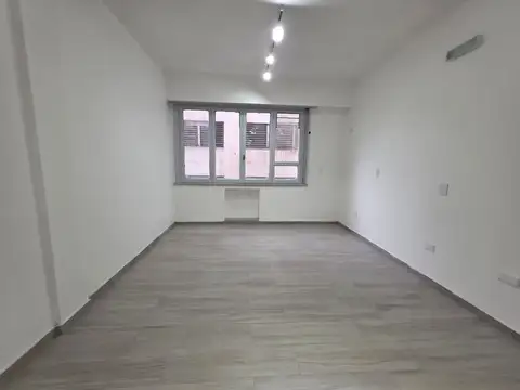 Oficina 3 ambientes con 1 baño