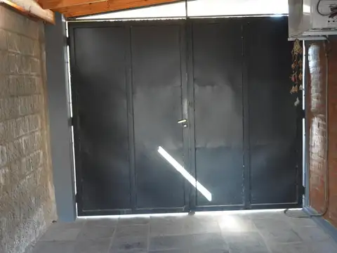 Casa 2 ambientes con 1 baño