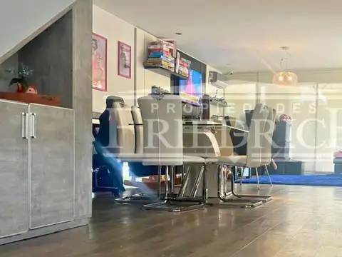 Casa en Venta con 5 cocheras