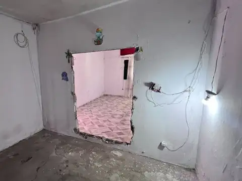 Casa 6 ambientes con 1 baño