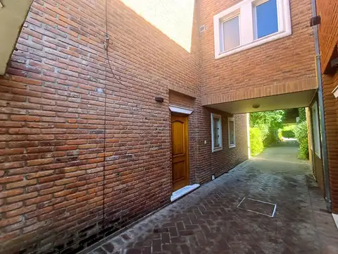 Hipólito Yrigoyen 100