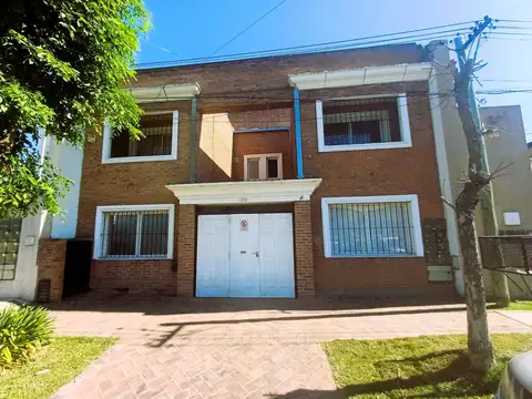VENTA DÚPLEX 3 AMBIENTES EN LUJÁN CENTRO  HIPÓLITO YRIGOYEN
