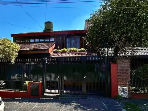 Intendente Luis Gaeberler al 1000 Morón