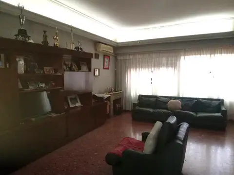 Casa en Venta en Monte Castro, USD 330.000