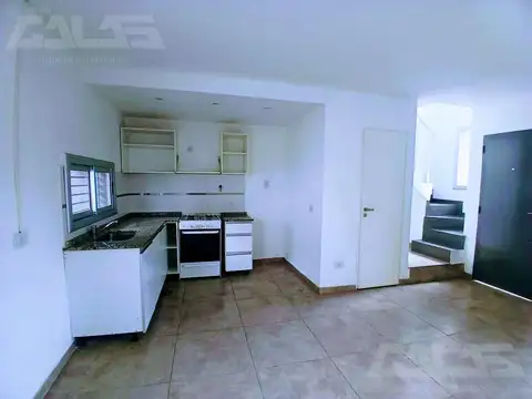 Depto Tipo Casa en Venta con 1 cocheras