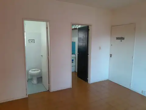 Condarco 1600, Piso 4