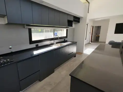 Casa a ESTRENAR Moderna 4 Dormitorios Barrio Alamos en Pinamar