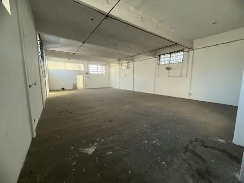 Oficina 4 ambientes con 2 baños