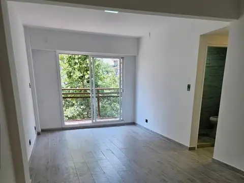 Cabello 3200, Piso 4