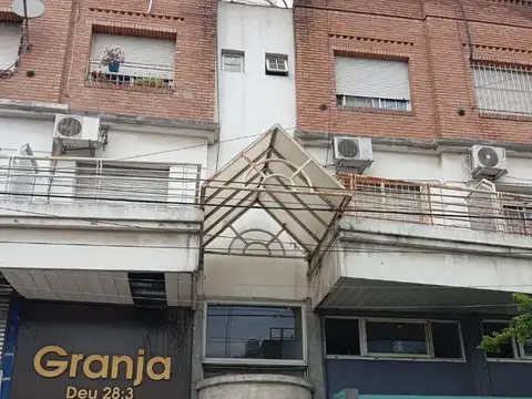 San Martín centro. Depto. 2 ambientes a 100 mts. de la plaza