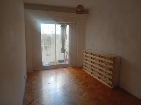 Muy lindo 3 Ambientes al C/fte con balcon. Ubicación de Privilegio