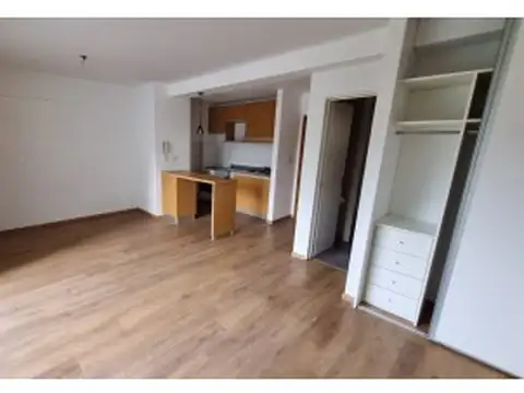 Cristóbal Colón 400, Piso 4