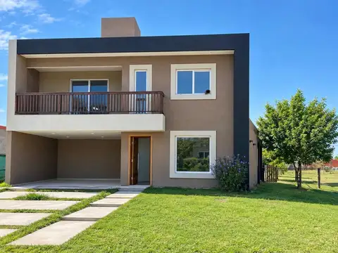 Casa 4 ambientes VENTA Santo Domingo, SAN VICENTE