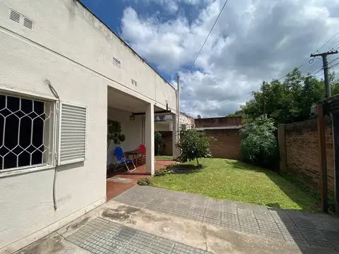 VENTA CASA 3 DORMITORIOS -PARAGUAY 4200- APTA CRED