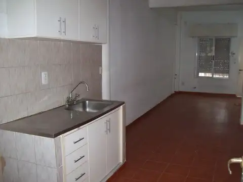 PH AL FRENTE 3 AMBIENTES CON PATIO