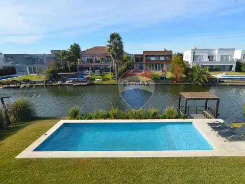 VENTA CASA 5 AMB PISCINA, QUINCHO EN NUEVO QUILMES