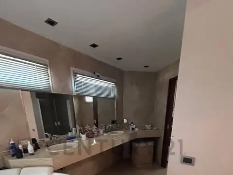 Casa de 4 dormitorios en Venta en Los Ceibos