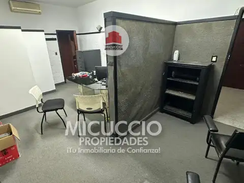 Oficina en Alquiler en Belen De Escobar, $ 400.000