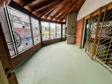 Depto Tipo Casa en Venta 8 años