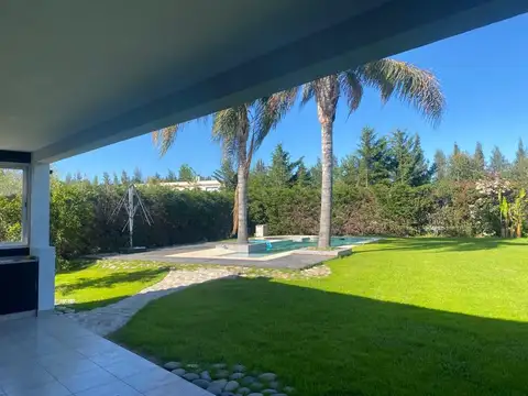 Alquiler casa 4 amb piscina climatizada B° SANTA TERESA. Villanueva