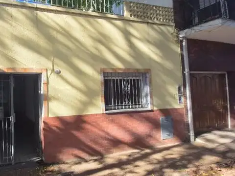 Venta | PH | Florida Oeste | 4 ambientes | Al frente | C/ Patio y Cochera | Apto Crédito