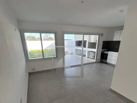 Casa en Alquiler con 1 cochera
