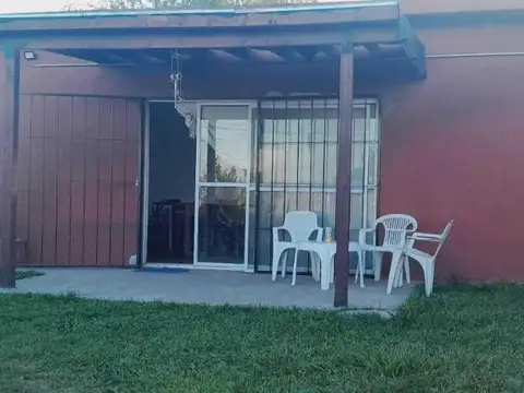 Casa 2 ambientes con 1 baño