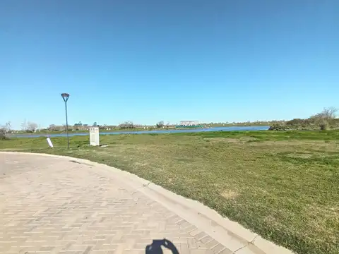 Lotes al lago en venta desde U$S 85.000 en "Barrio Elcano", Pueblos del Plata (Hudson)