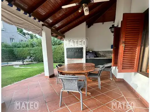 Casa en Venta con 1 cochera