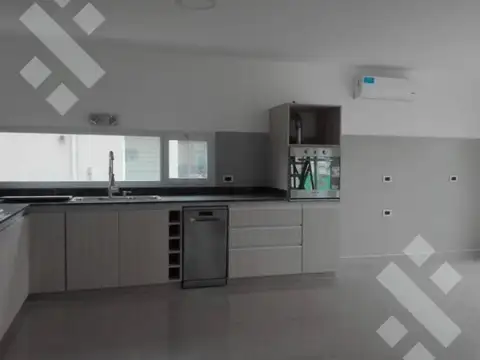 Casa en Alquiler en Neuquén, USD 4.500