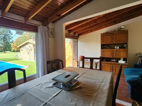 Casa 5 ambientes con 2 baños