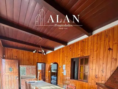 Casa en Alquiler con 2 cocheras