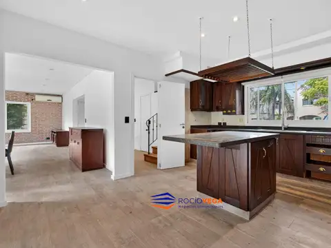 Casa 7 ambientes con 3 baños