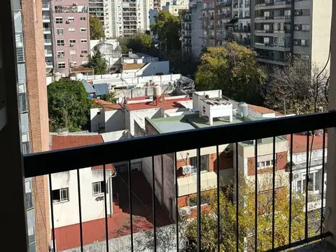 Departamento en Alquiler en Parque Chacabuco, $ 450.000