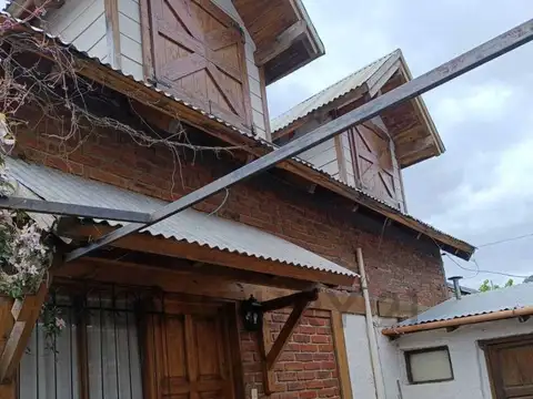VENTA CASA SAN MARTIN DE LOS ANDES  + DEPARTAMENTO 1 DORMITORIO . VILLA VEGA MAI