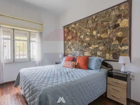 Casa en Venta con 7 cocheras