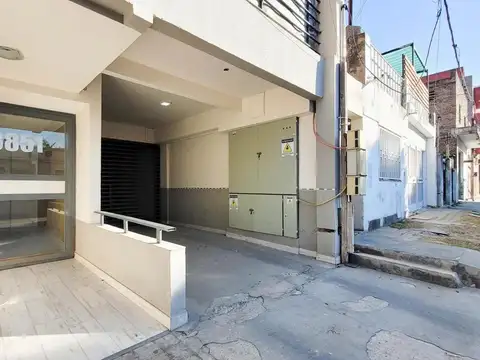 Venta Departamento Monoambiente Con Balcón. Barrio Cinco Esquinas
