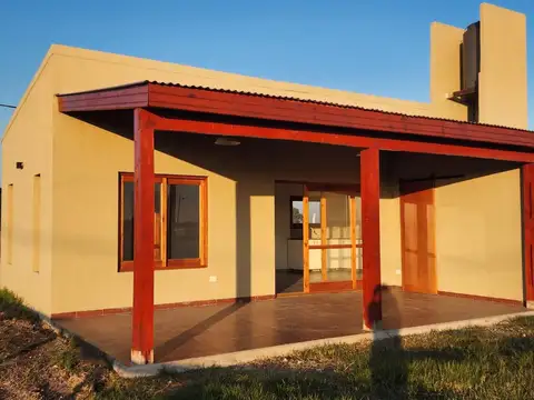 ALQUILER CASA QUINTA EN BARRIO EL VIEJO OMBU (SAN VICENTE)