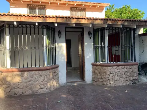 Casa en Venta con 3 cocheras