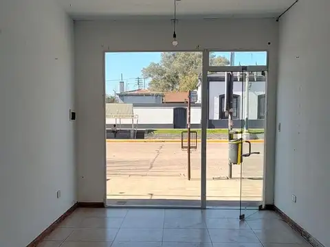 Local en Alquiler en Lobos, $ 400.000