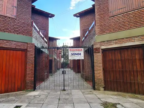 REGIO DUPLEX CUATRO AMBIENTES CON GARAJE A MTS DE AV. SAN BERNARDO